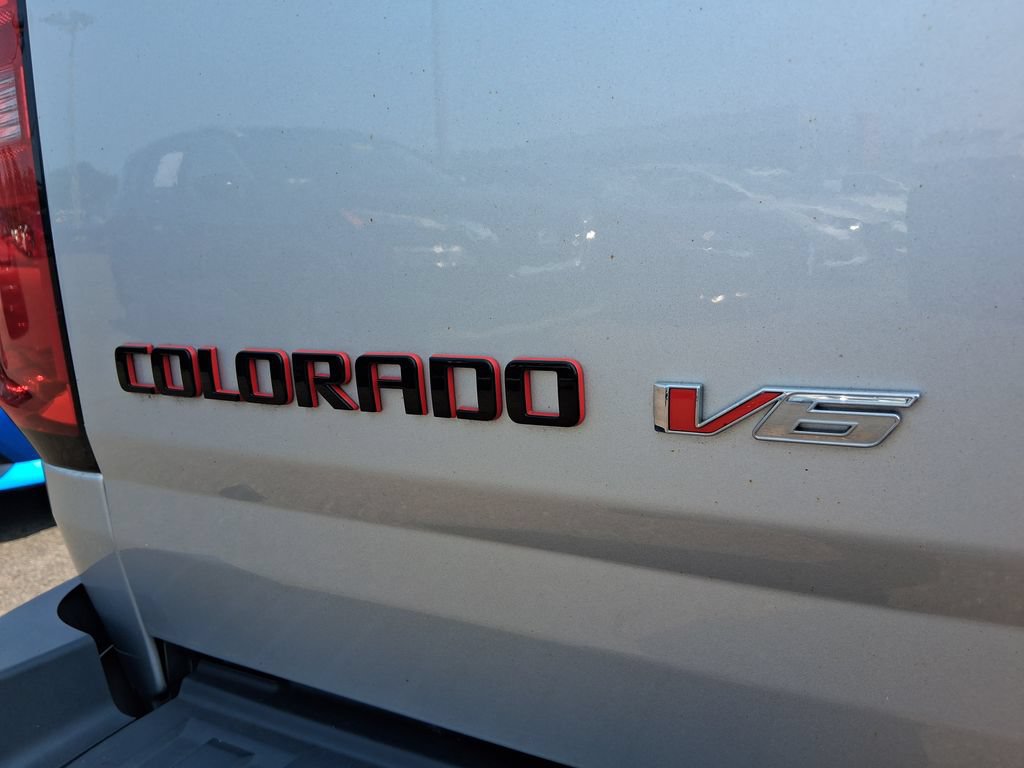 Used 2018 Chevrolet Colorado LT w/ Redline Special Edition AWD/4WD image 8
