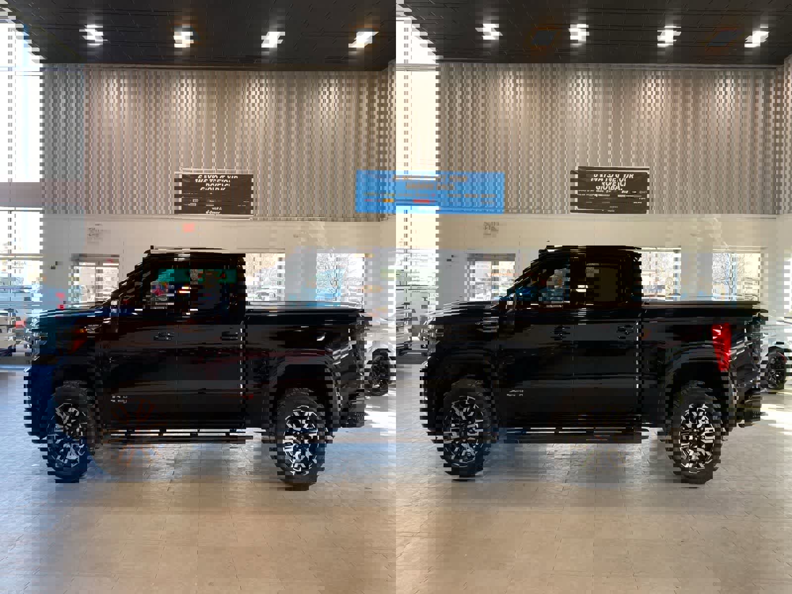 Used 2019 GMC Sierra 1500 AT4 w/ AT4 Premium Package image 2