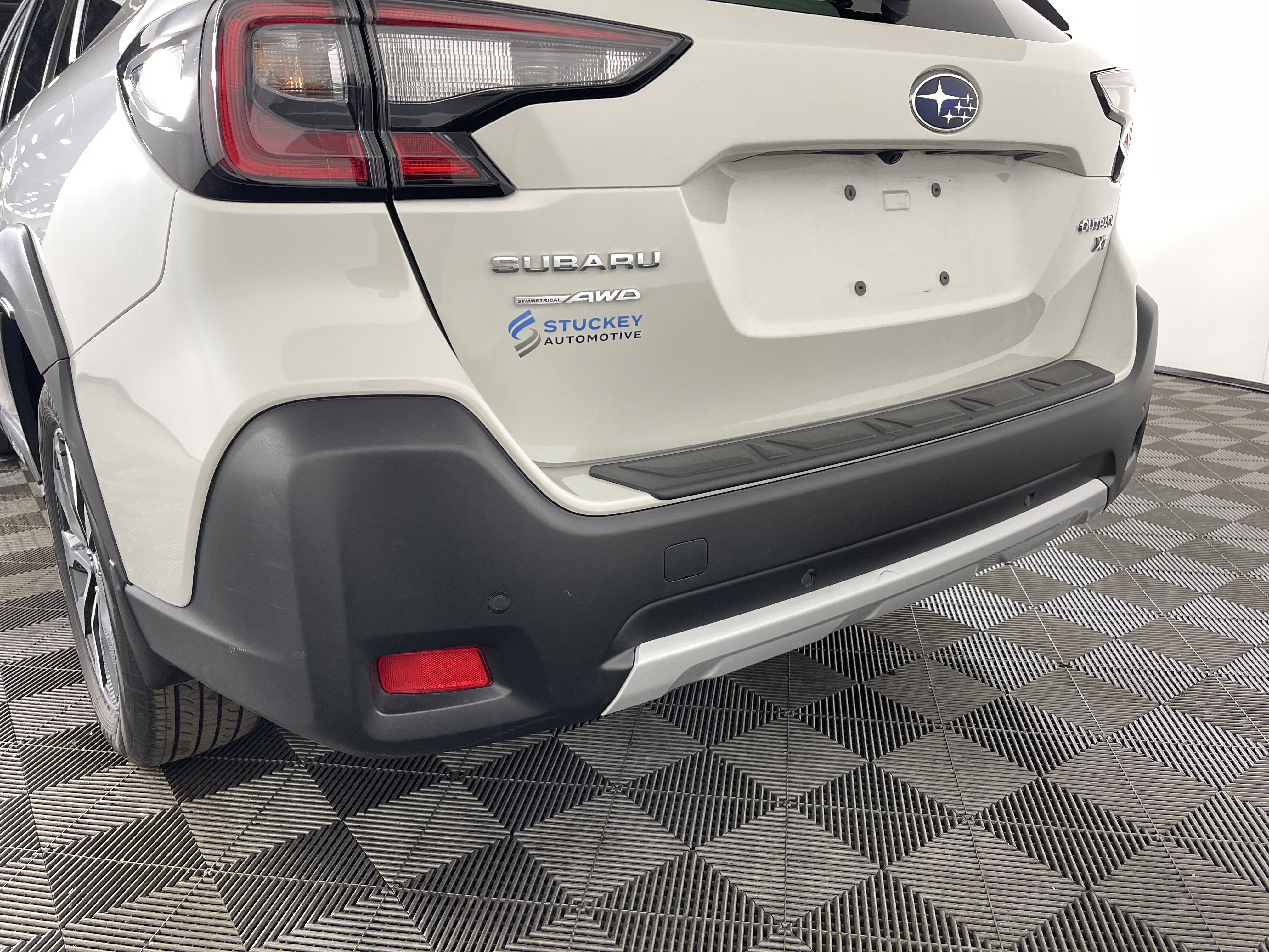 Used 2023 Subaru Outback Limited XT image 7