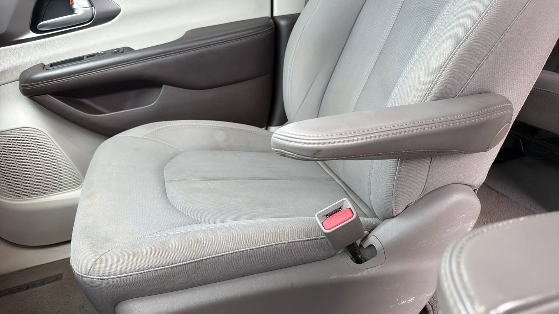 Used 2017 Chrysler Pacifica Touring image 54