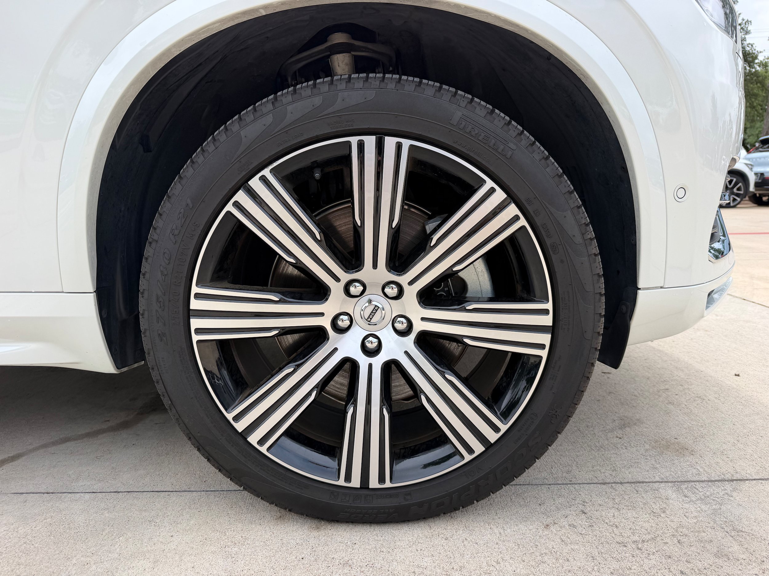 Certified 2025 Volvo XC90 T8 Ultra w/ Protection Package Premier AWD/4WD image 9