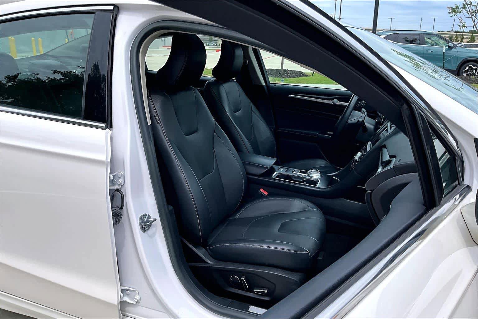 Used 2019 Ford Fusion Titanium FWD image 9