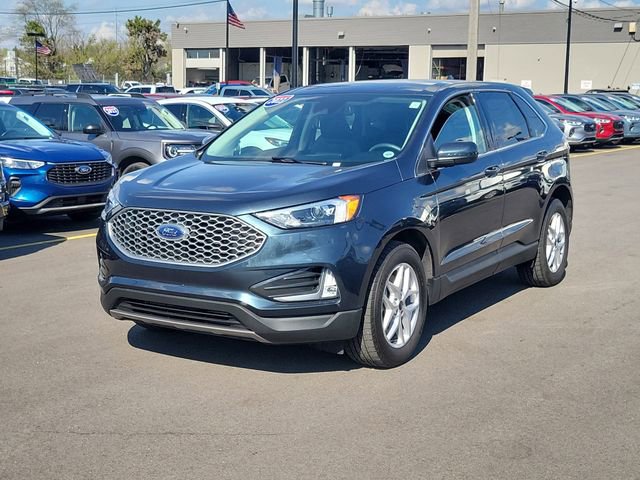 Certified 2023 Ford Edge SEL w/ Convenience Package AWD/4WD image 2