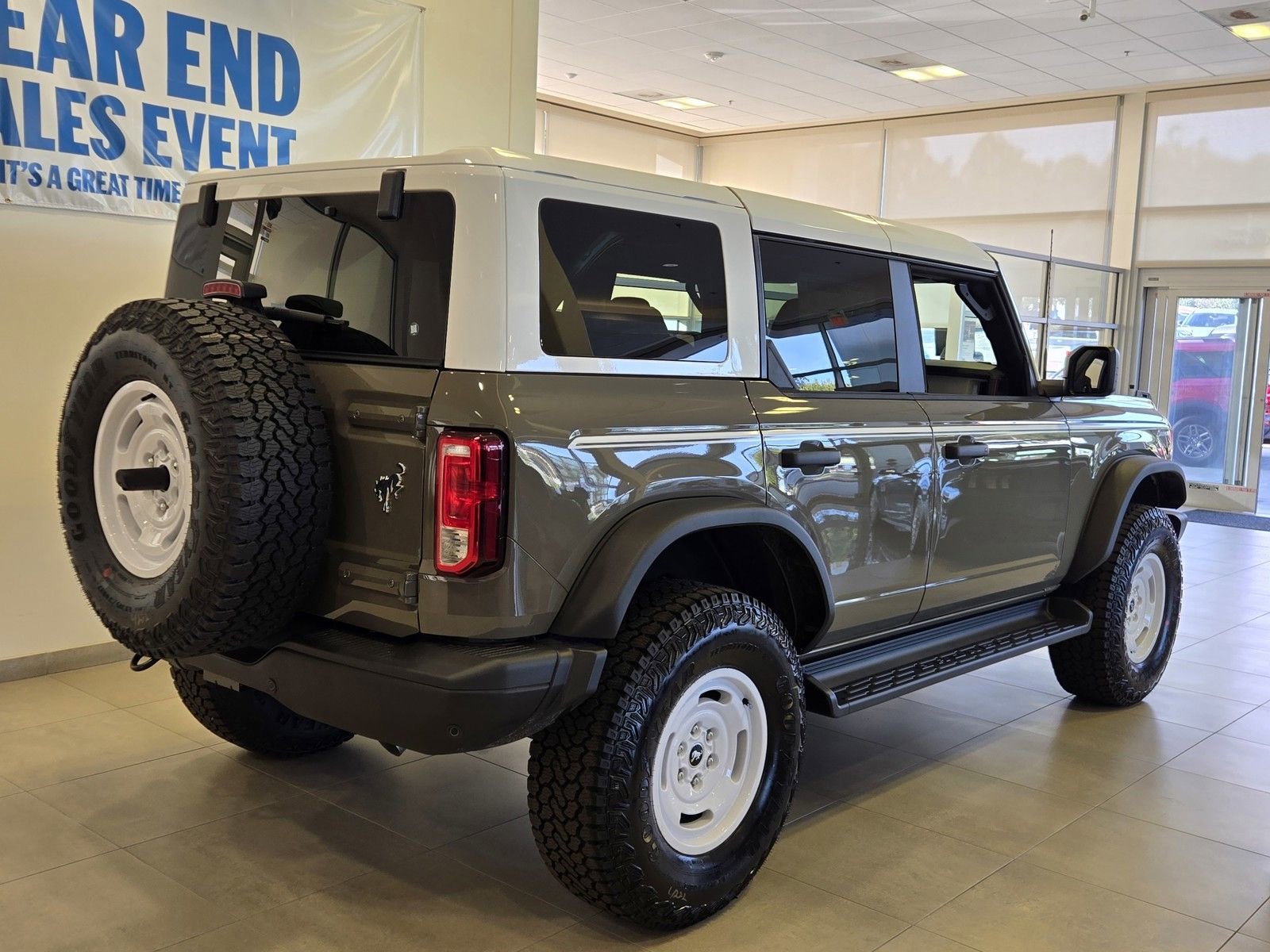 New 2026 Ford Bronco Heritage Edition image 4