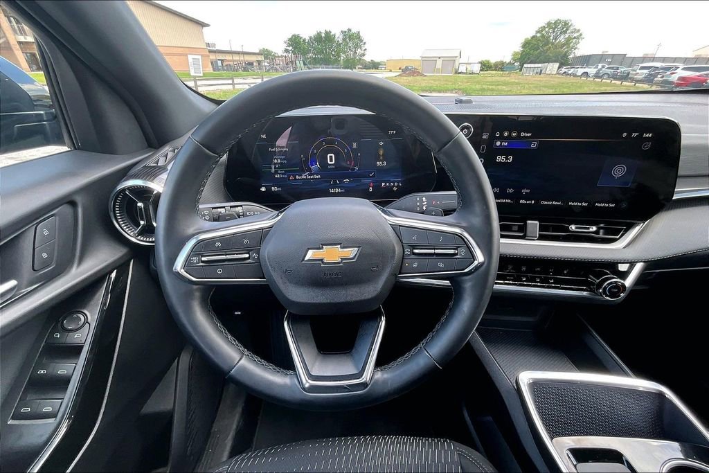 Used 2026 Chevrolet Equinox LT FWD image 5