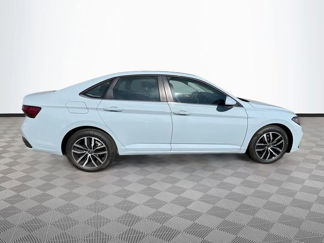 New 2025 Volkswagen Jetta SE image 8