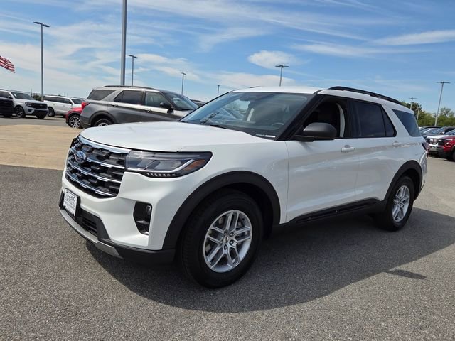 New 2026 Ford Explorer Active RWD image 3