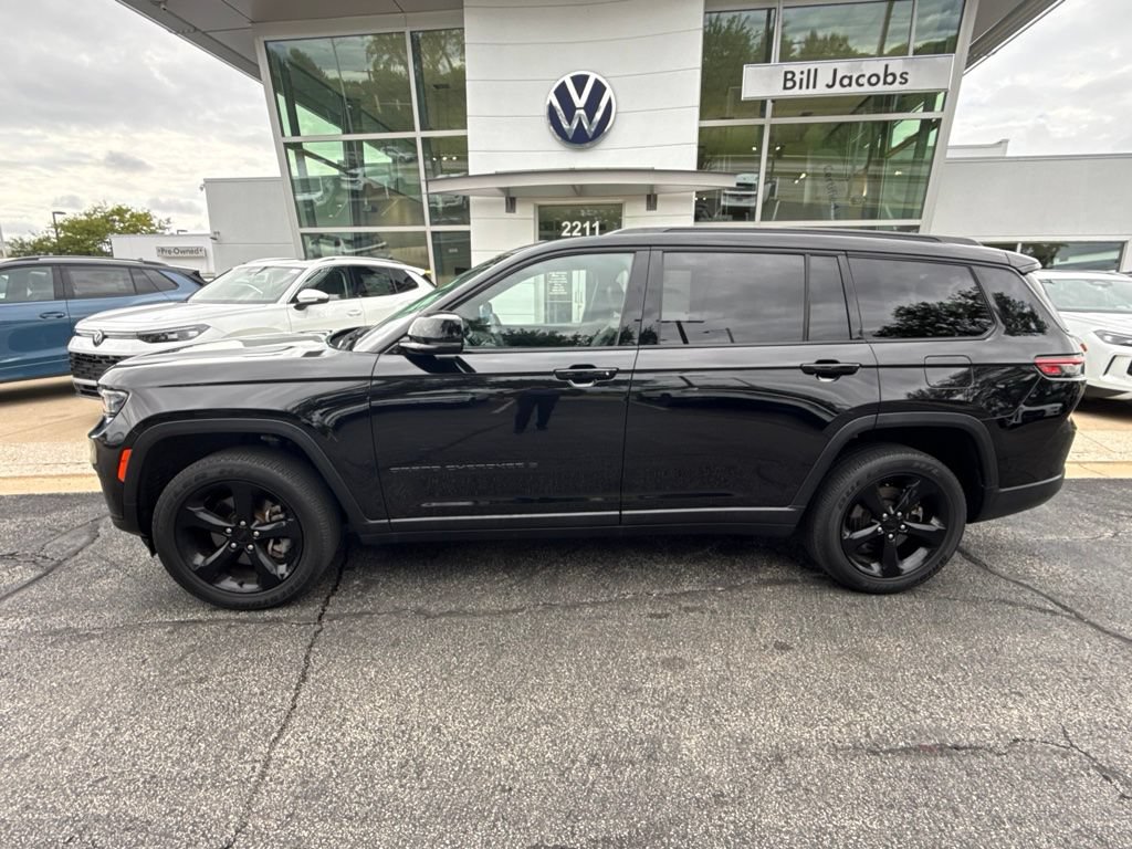 Used 2023 Jeep Grand Cherokee L Laredo AWD/4WD image 3