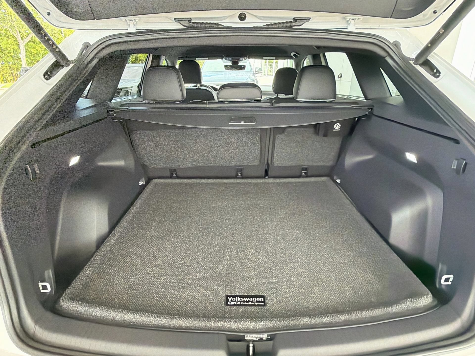 Used 2026 Volkswagen Atlas Cross Sport SE FWD image 12