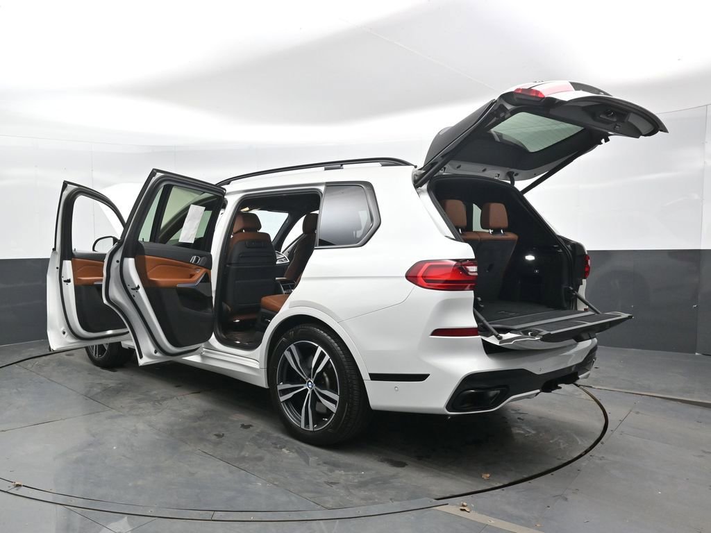 Used 2022 BMW X7 M50i image 54