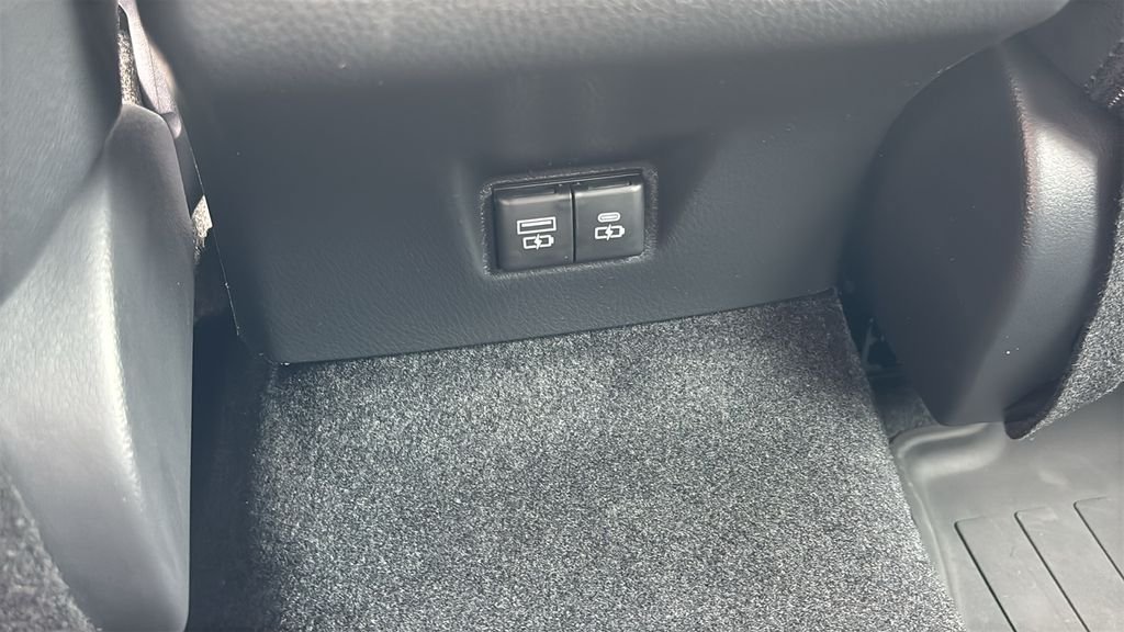 New 2026 Toyota Camry SE FWD image 9