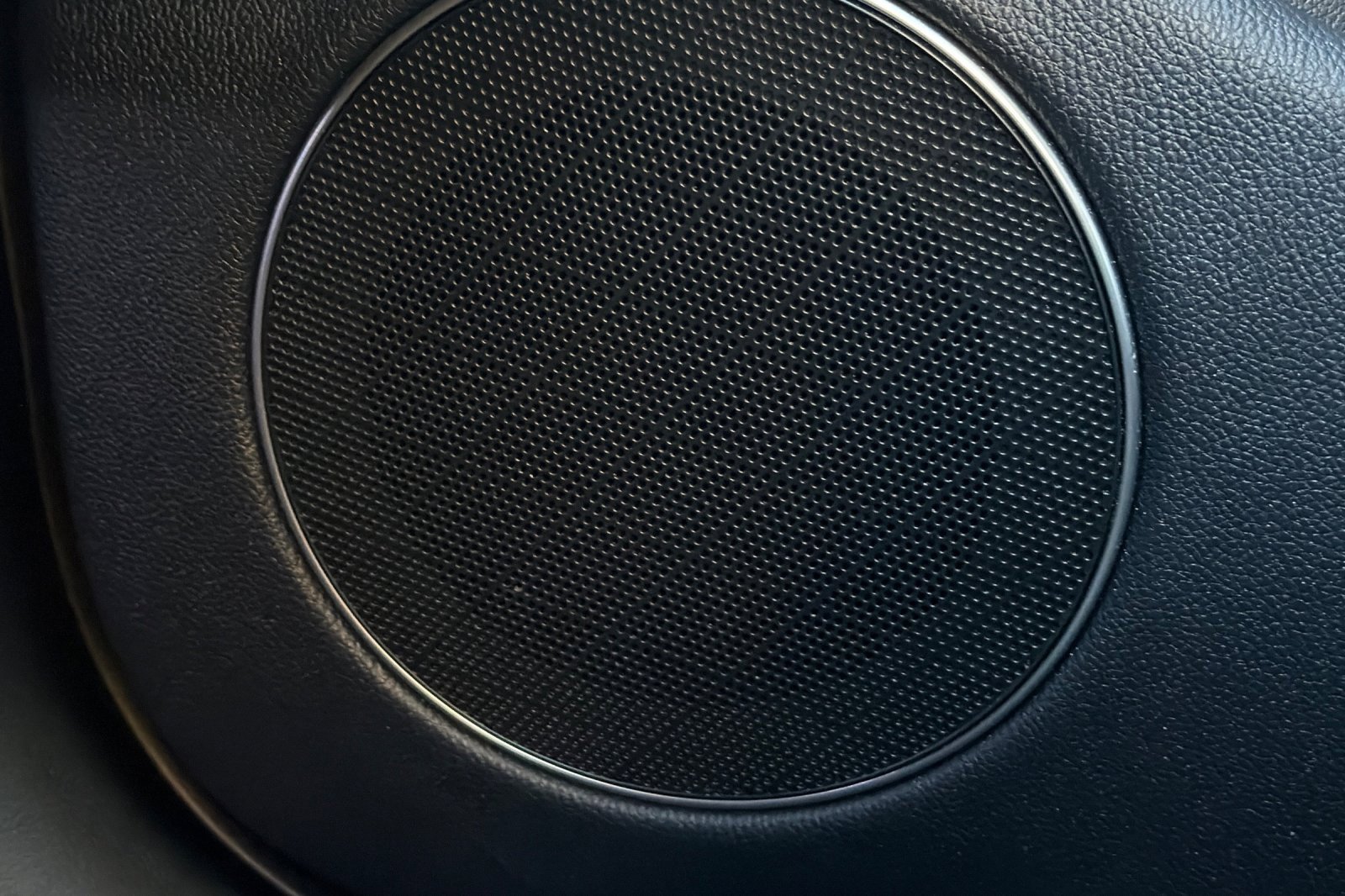 Used 2025 Genesis GV70 2.5T image 24