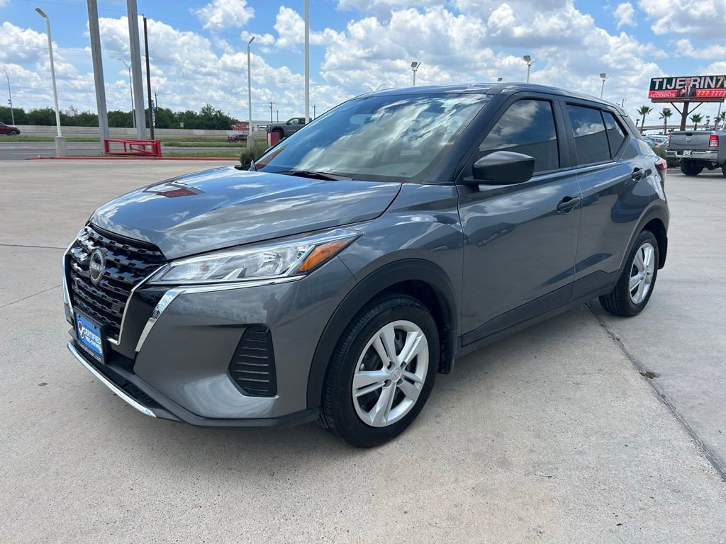 Certified 2025 Nissan Kicks Play S FWD image 3