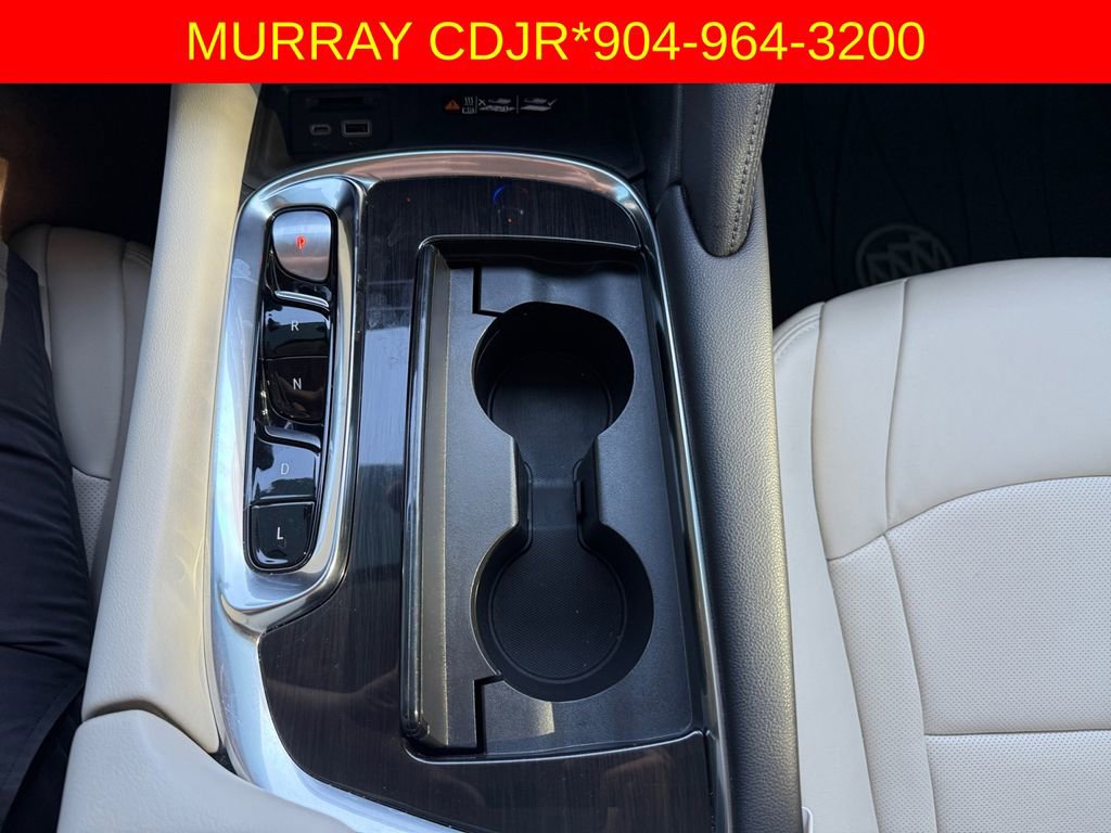 Used 2023 Buick Enclave Essence image 27