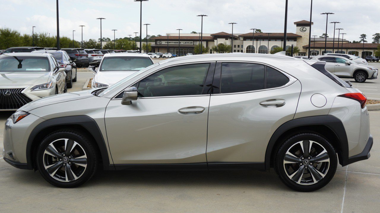 Used 2019 Lexus UX 200 w/ Premium Package image 5