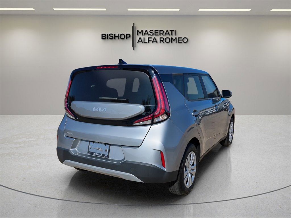 Used 2023 Kia Soul LX image 7
