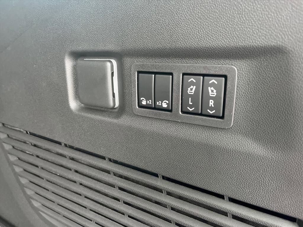 New 2026 Chevrolet Suburban RST w/ Advanced Technology Package image 32