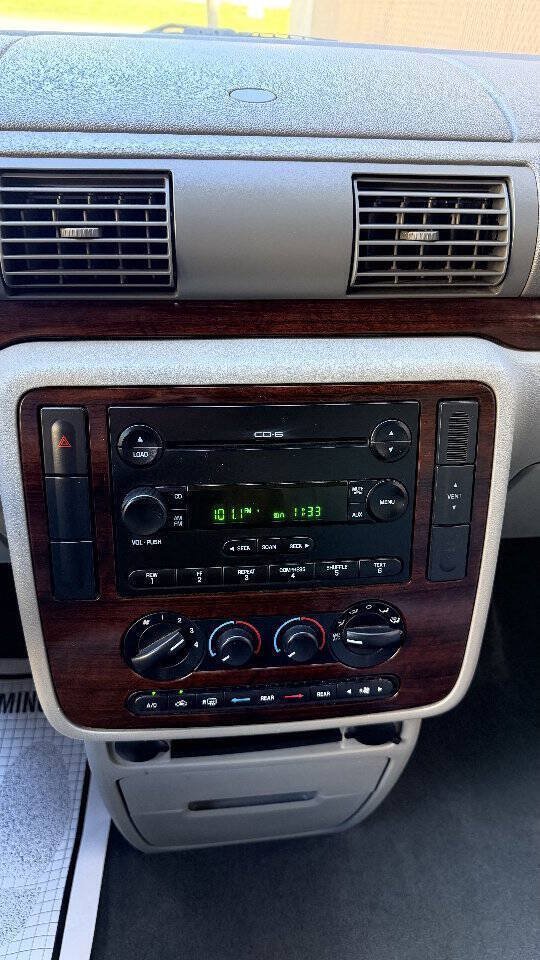 Used 2006 Ford Freestar SEL FWD image 11