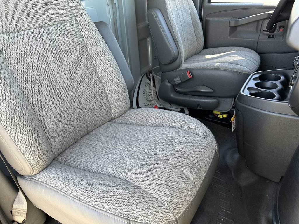 New 2025 GMC Savana 3500 w/ Power Convenience Package RWD image 27