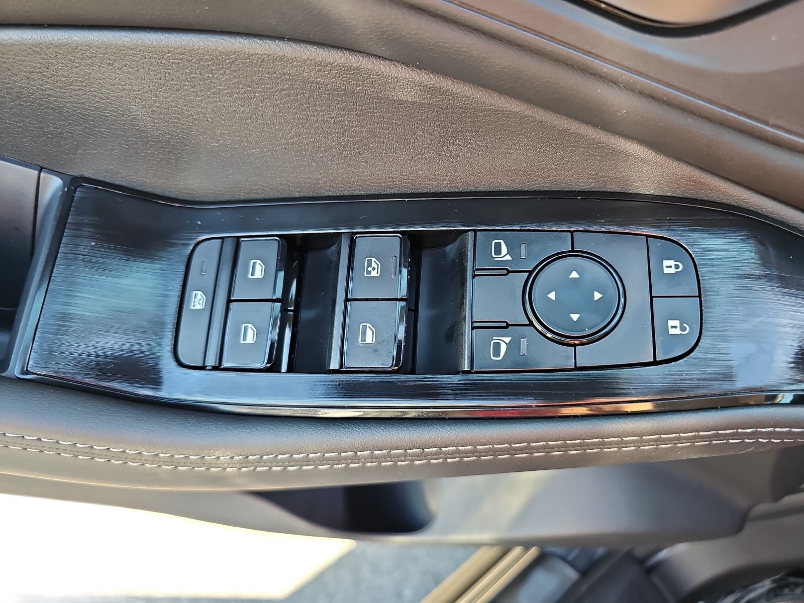 New 2027 Nissan Rogue Dark Armor FWD image 27