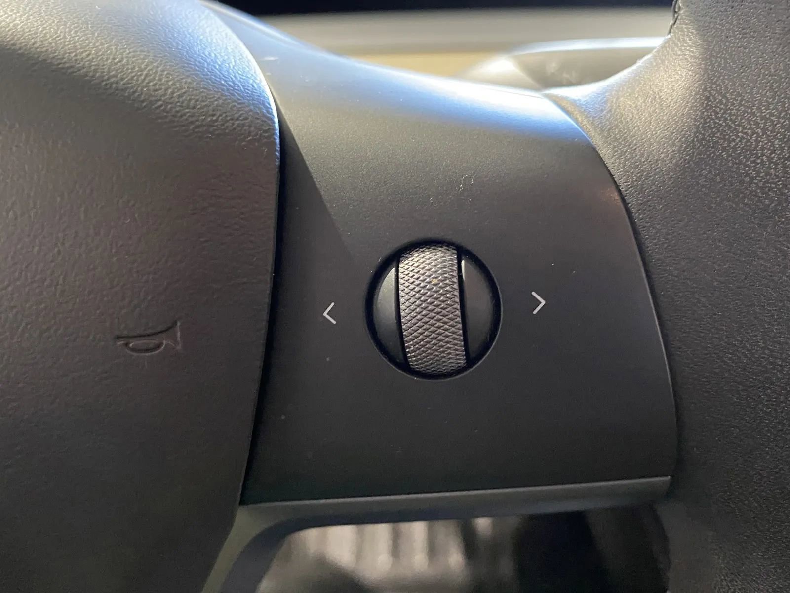 Used 2021 Tesla Model Y Long Range image 17