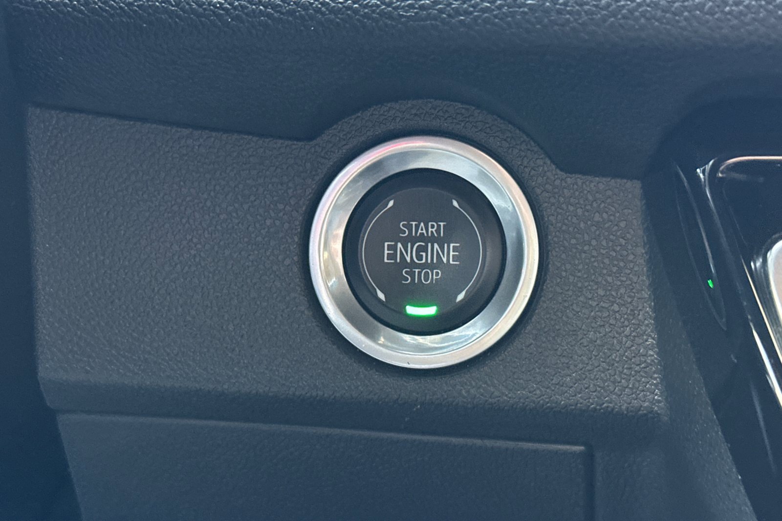 Certified 2024 Chevrolet Traverse LT image 30