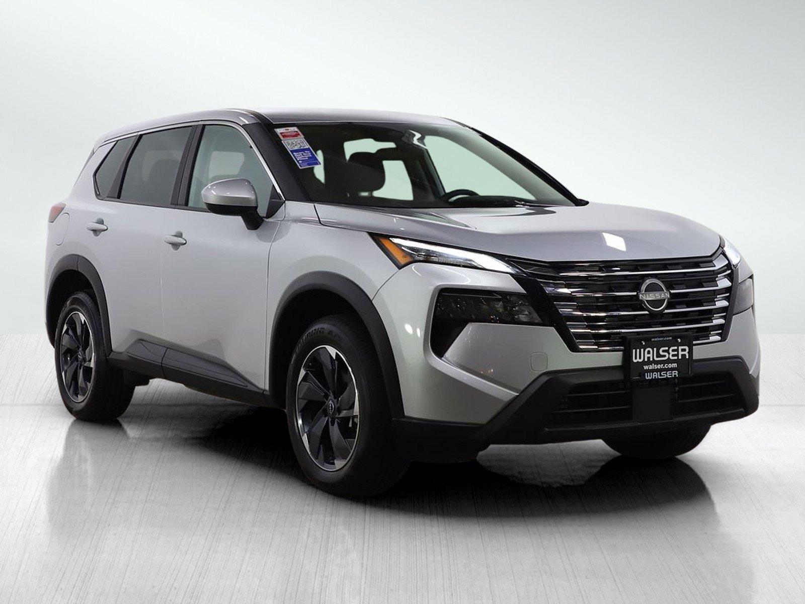 Used 2025 Nissan Rogue SV image 7