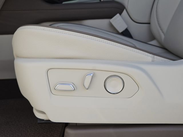 New 2026 GMC Yukon Denali w/ Denali Reserve Package image 18