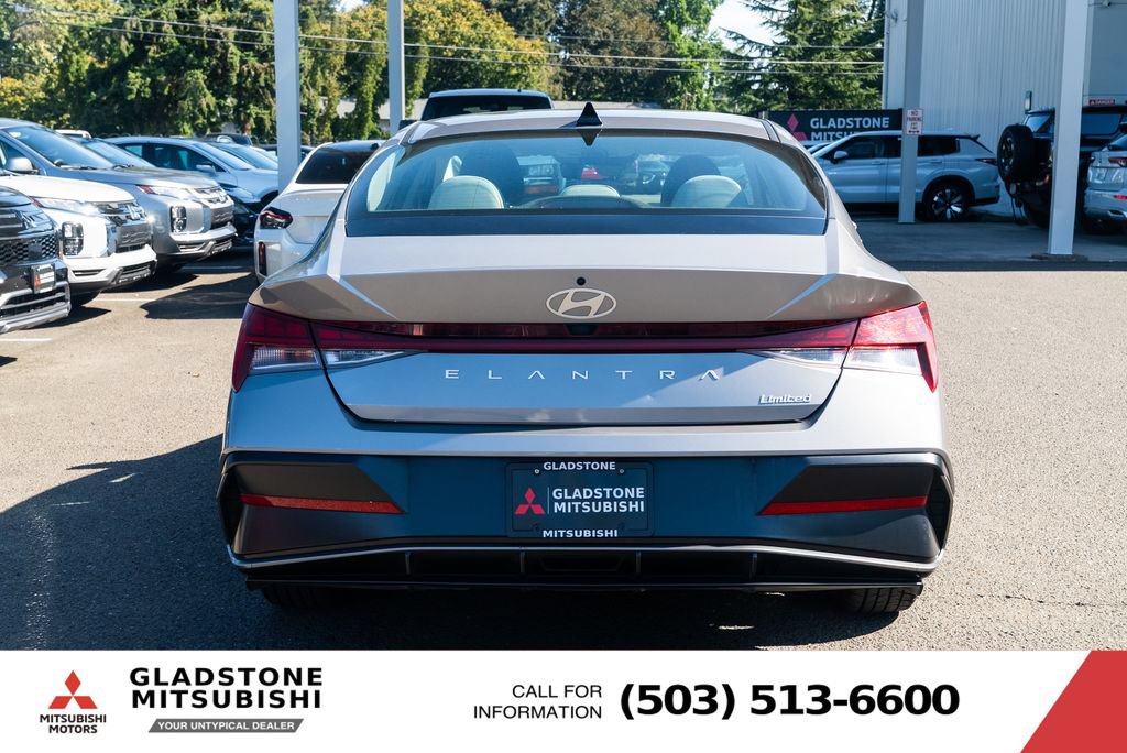 Used 2025 Hyundai Elantra Limited FWD image 6