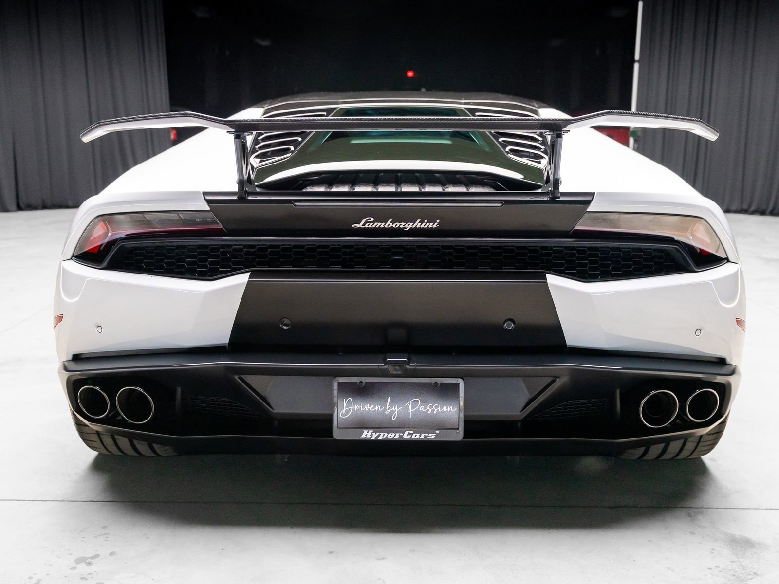 Used 2016 Lamborghini Huracan LP 610-4 AWD/4WD image 40