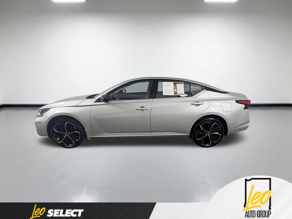 Used 2025 Nissan Altima 2.5 SR w/ SR Premium Package AWD/4WD image 2