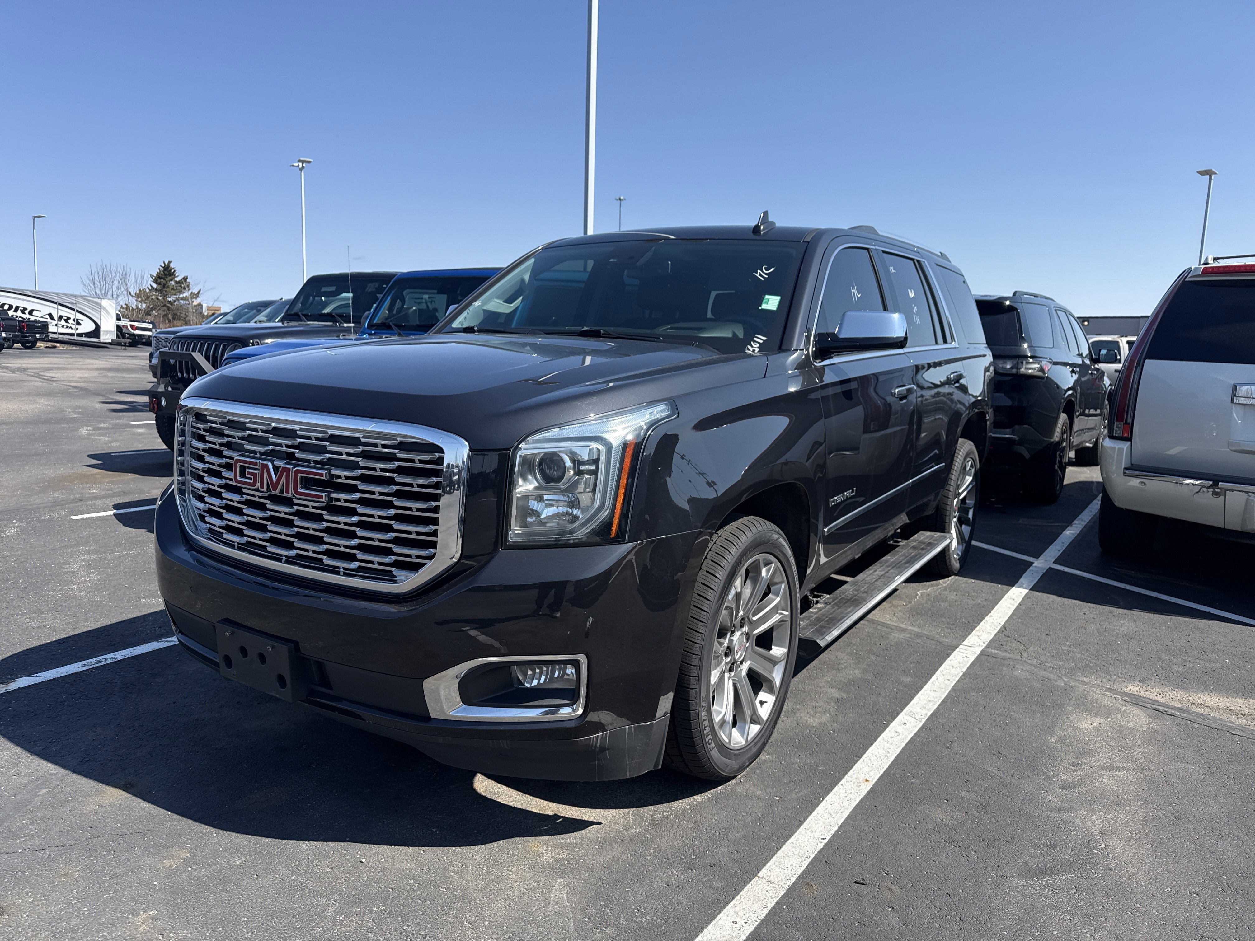Used 2020 GMC Yukon Denali w/ Denali Ultimate Black Edition AWD/4WD image 1