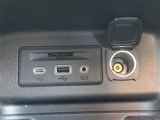 Certified 2024 Chevrolet Equinox Premier image 30