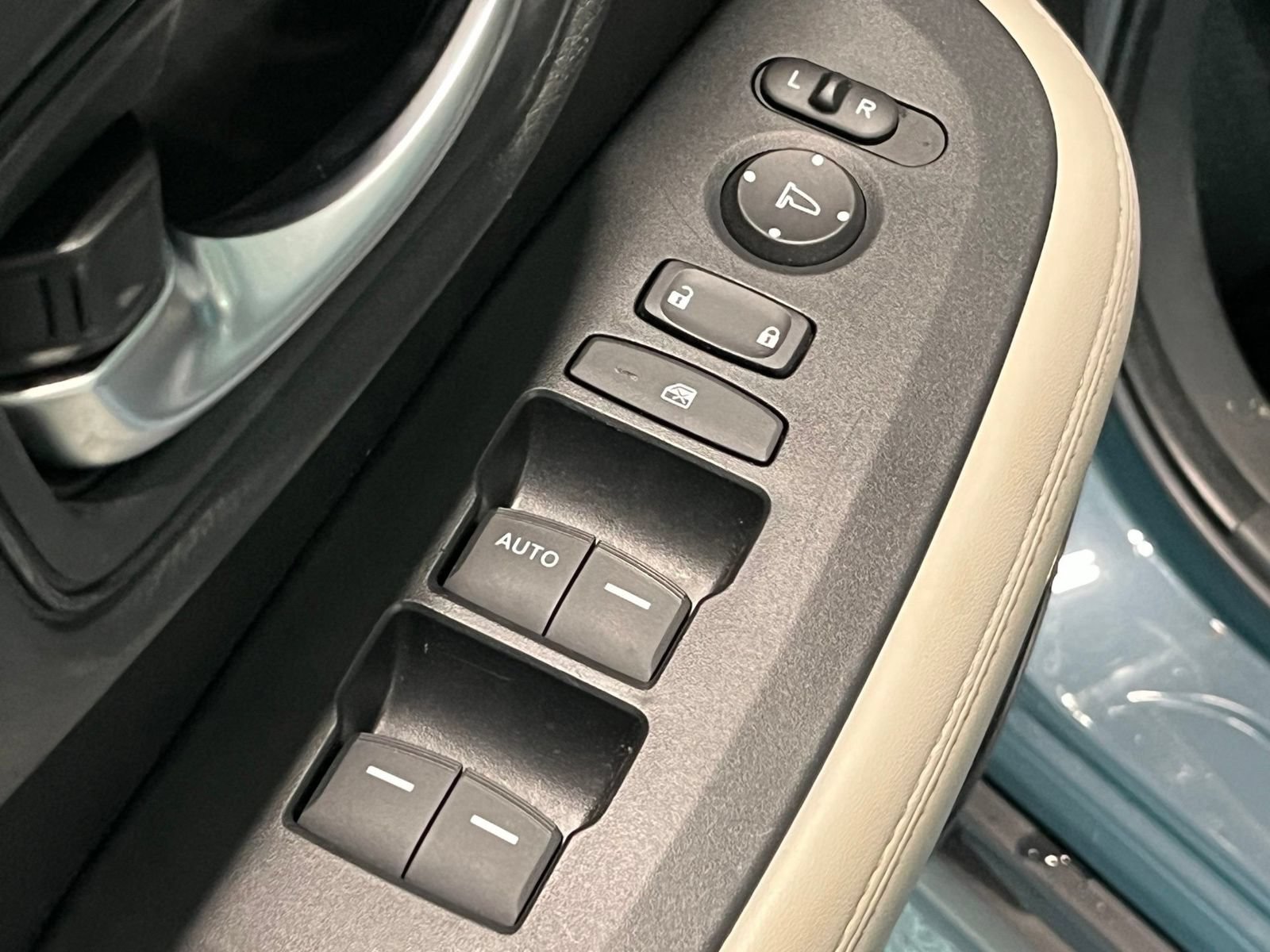 Used 2024 Honda HR-V LX image 33