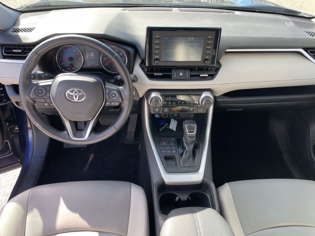 Used 2019 Toyota RAV4 XLE Premium AWD/4WD image 15