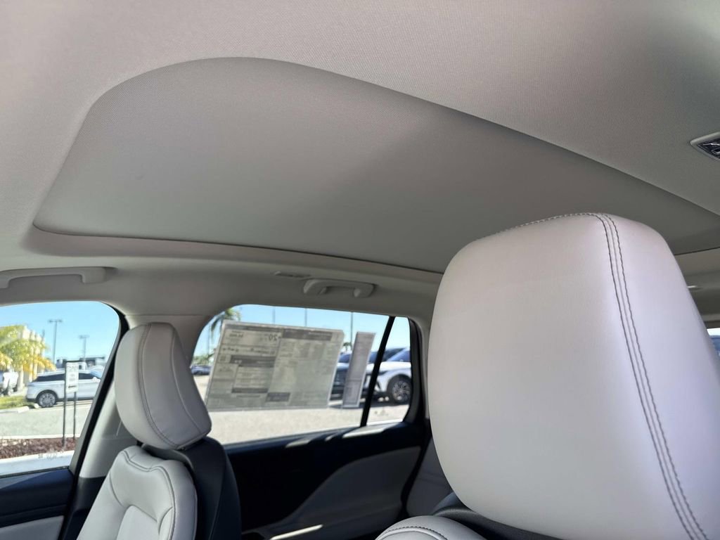 New 2026 Lincoln Aviator AWD image 33