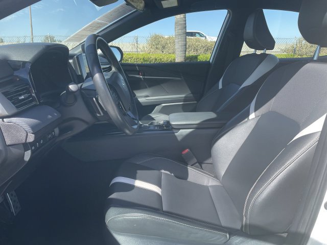 Used 2025 Toyota Camry SE FWD image 18