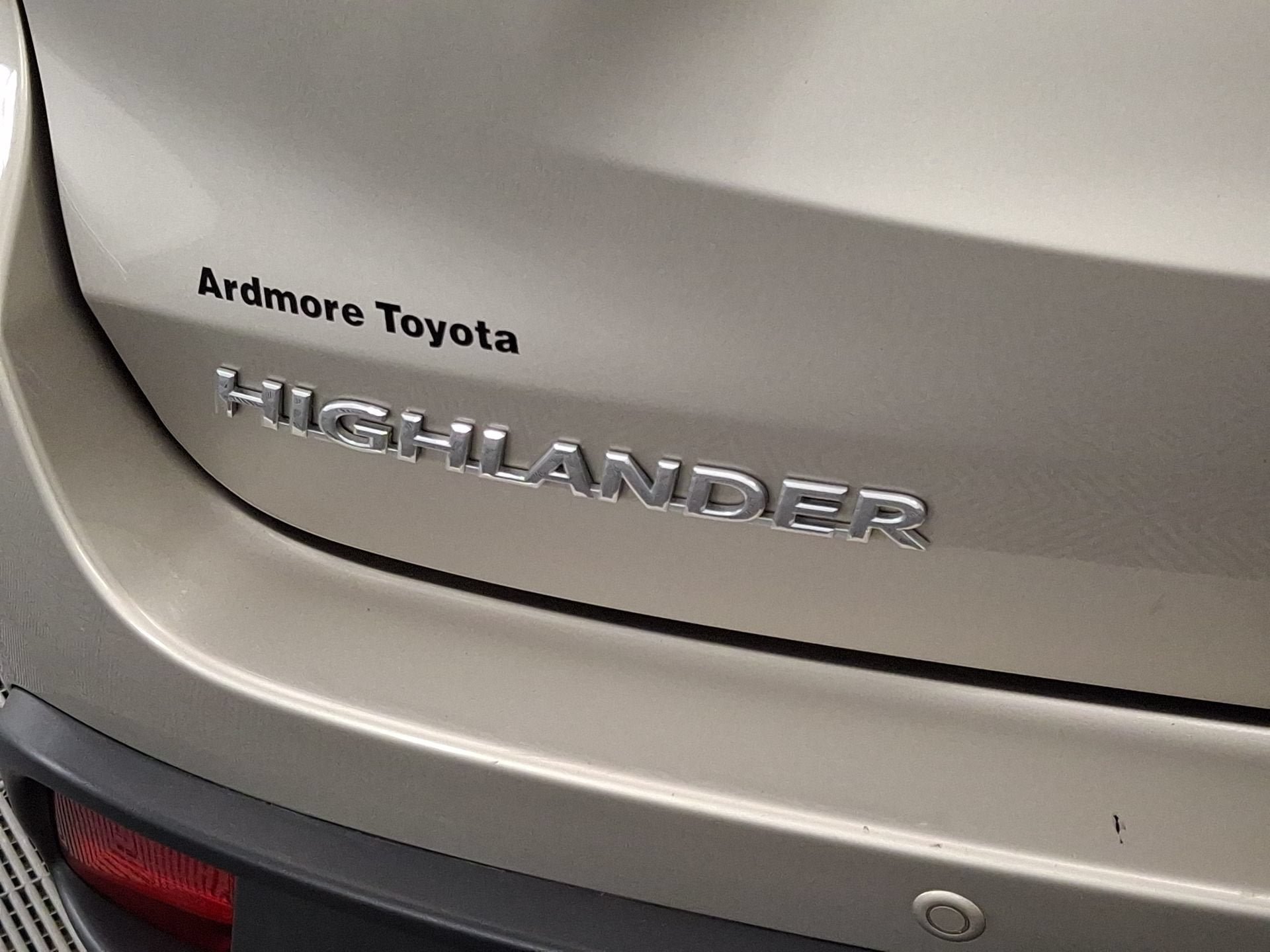 Used 2015 Toyota Highlander Limited AWD/4WD image 24
