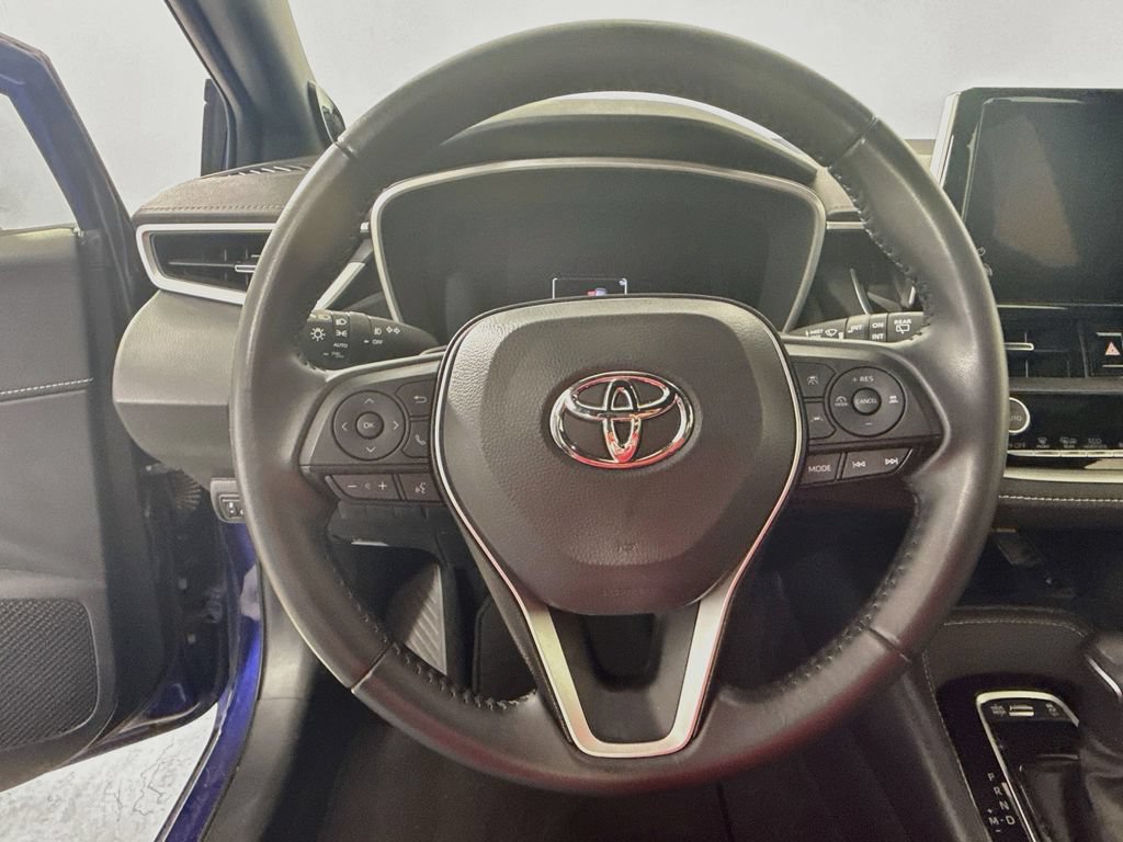 Used 2025 Toyota Corolla XSE FWD image 12