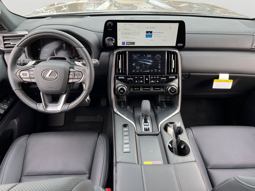 New 2026 Lexus LX 700h Luxury image 11