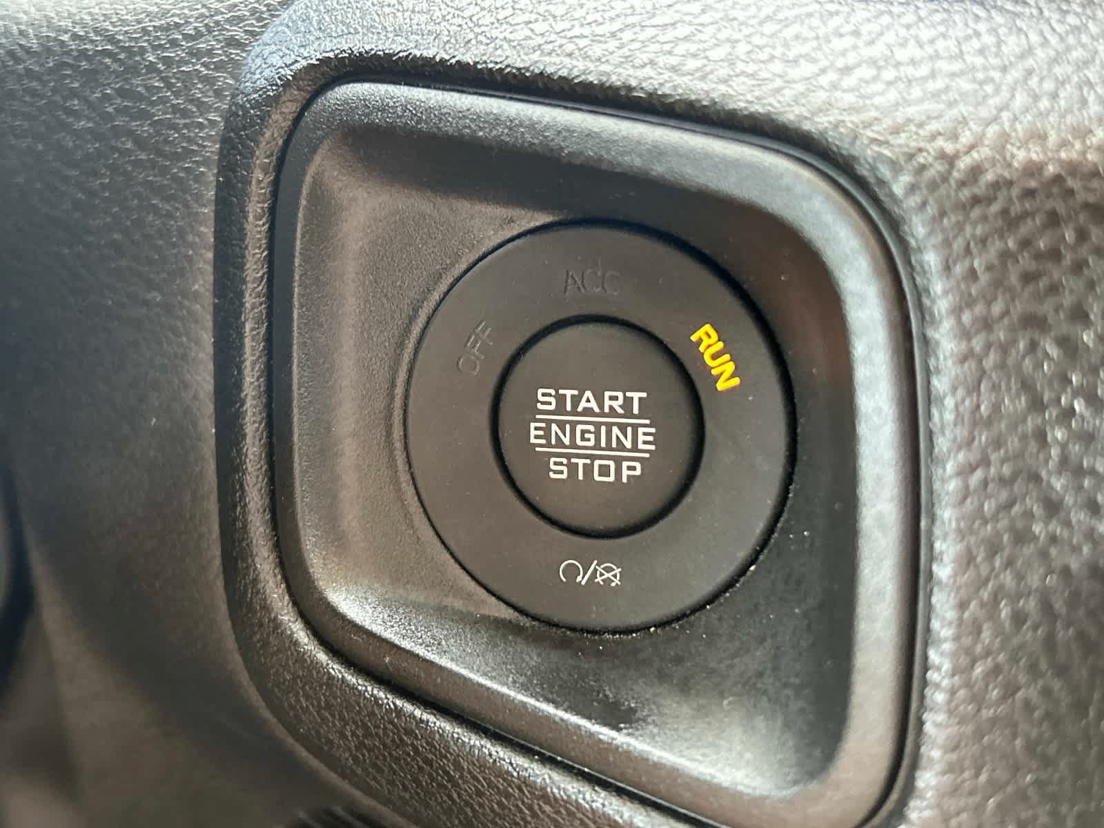 Used 2024 Jeep Wrangler Unlimited w/ Convenience Group AWD/4WD image 29