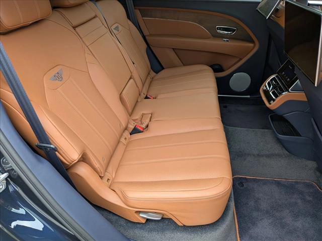 Used 2023 Bentley Bentayga Extended Wheelbase image 19