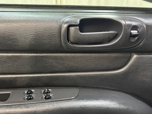 Used 2006 Chrysler Sebring GTC image 13