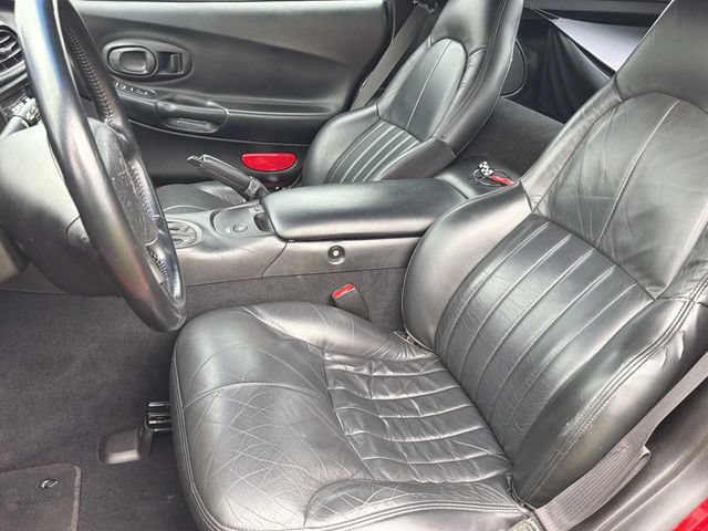Used 2001 Chevrolet Corvette Coupe RWD image 17