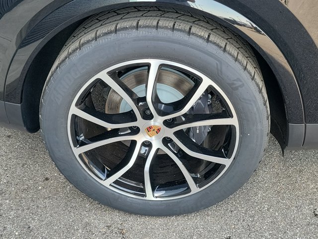 New 2026 Porsche Cayenne AWD/4WD image 12