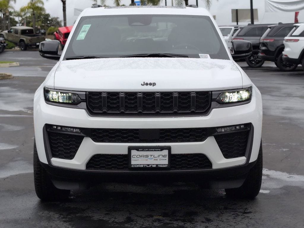New 2026 Jeep Grand Cherokee Limited w/ Limited Altitude Package RWD image 2