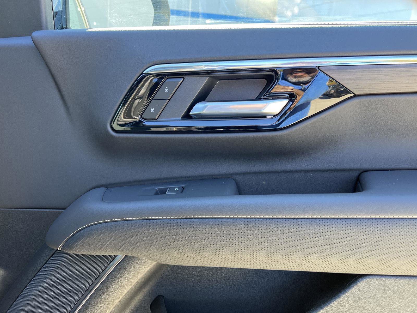 New 2026 Chevrolet Suburban Premier image 28