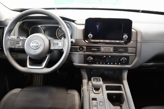 New 2025 Nissan Pathfinder S image 12