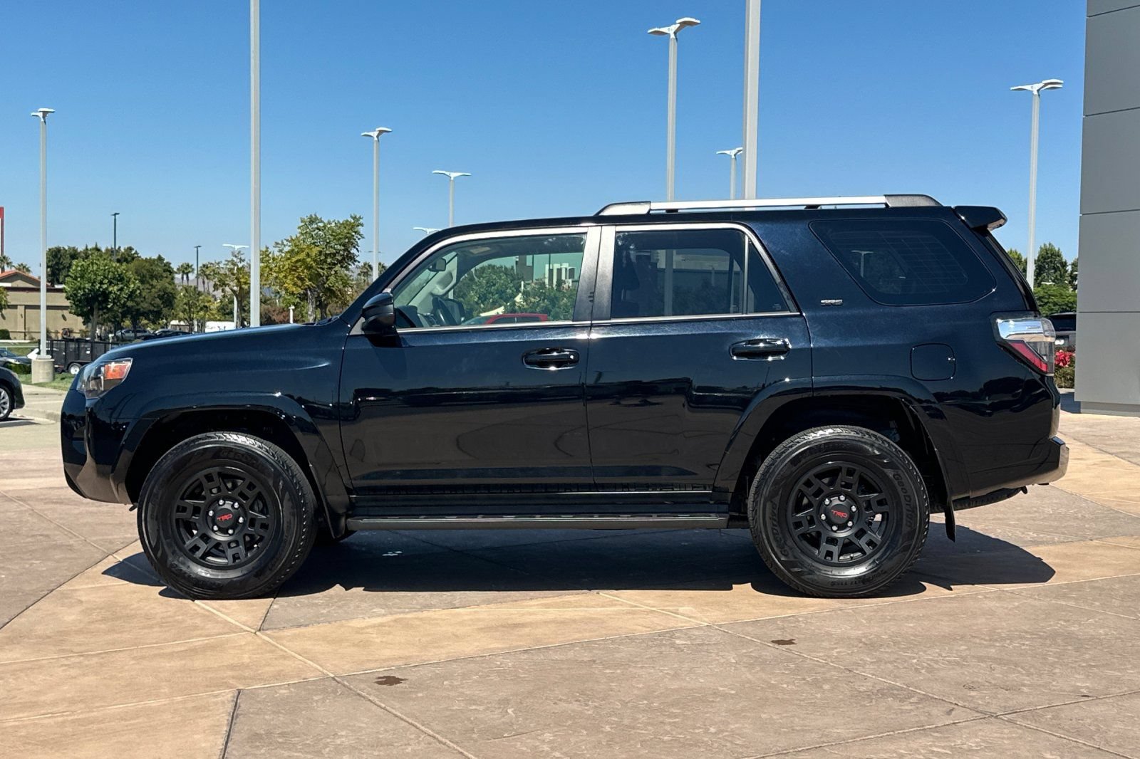 Certified 2024 Toyota 4Runner SR5 AWD/4WD image 8
