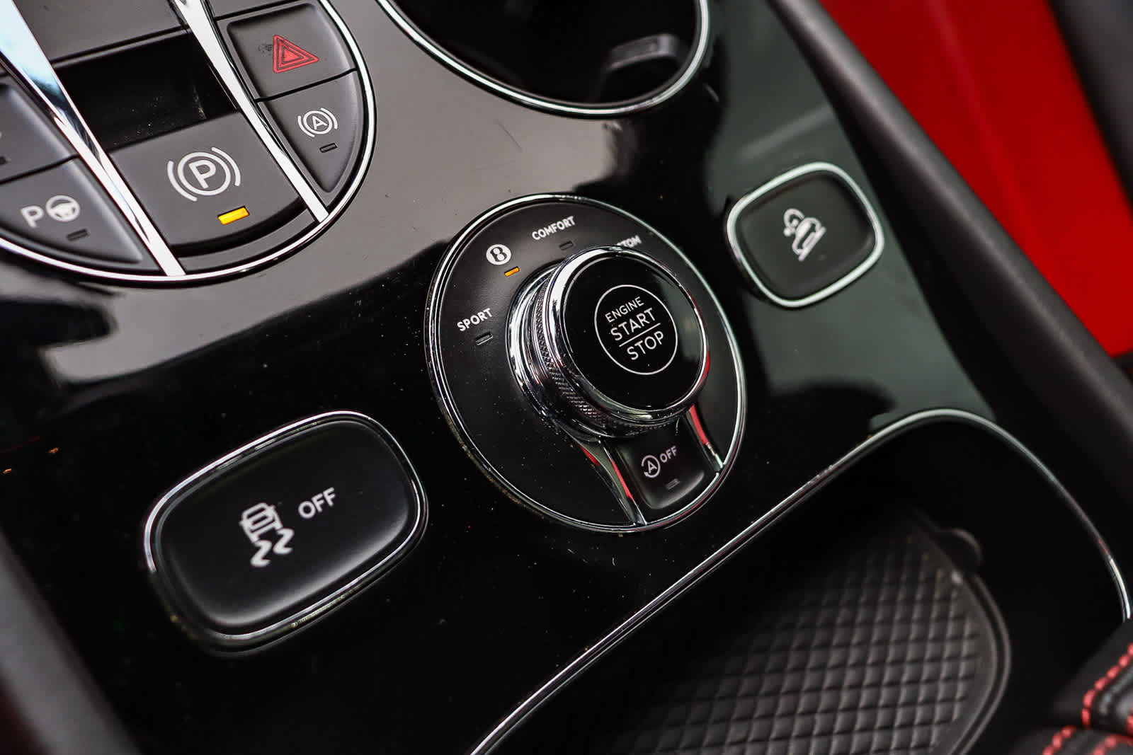 Used 2021 Bentley Bentayga AWD/4WD image 31
